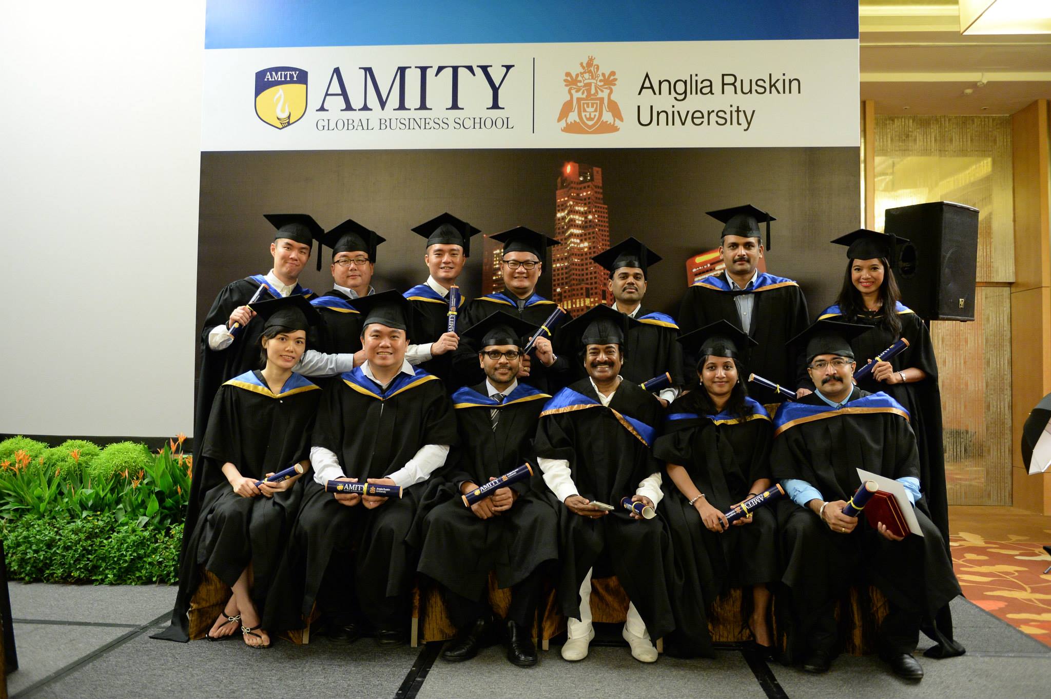 Học bổng 50% học phí từ trường kinh doanh quốc tế AMITY - Ảnh 1.