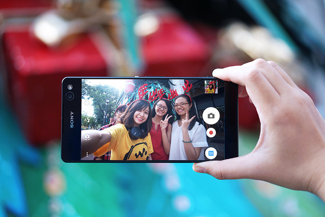 Truy tìm smartphone giúp phái đẹp selfie bất tận mùa xuân - Ảnh 1.