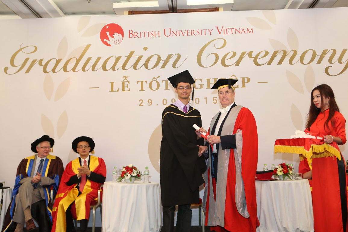 Gặp chàng trai Việt có thành tích xuất sắc Đại học London - Ảnh 1.