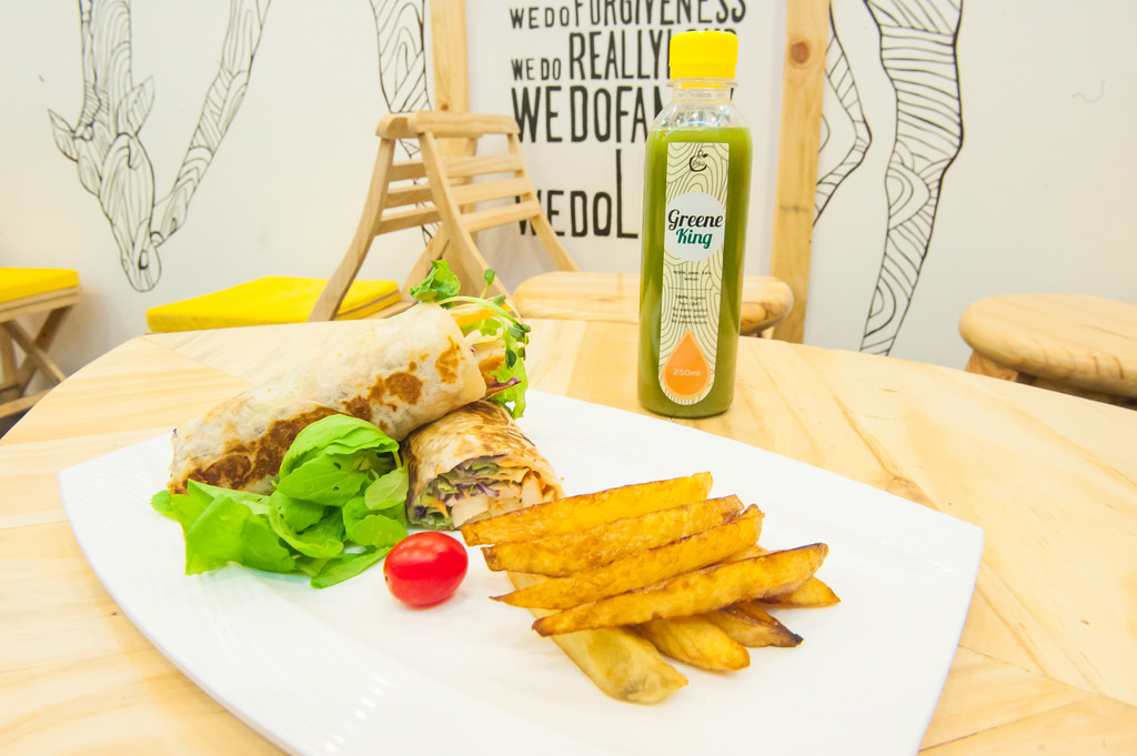 Thưởng thức bánh mì cuộn “wrap” siêu hấp dẫn lần đầu tiên có mặt tại Việt Nam - Ảnh 2.