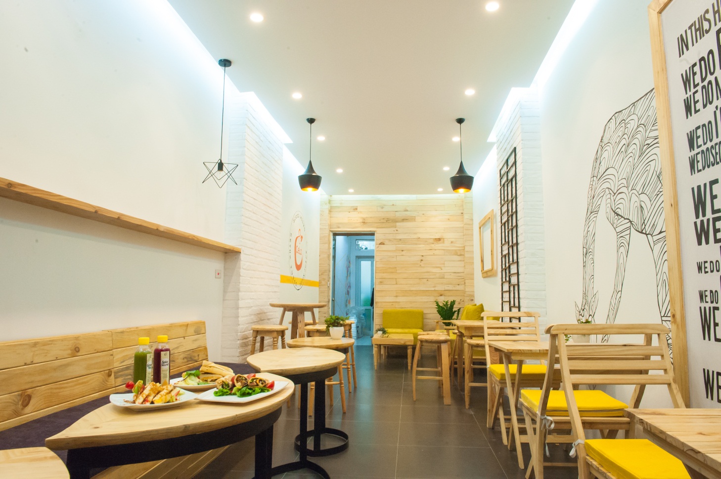 Thưởng thức bánh mì cuộn “wrap” siêu hấp dẫn lần đầu tiên có mặt tại Việt Nam - Ảnh 9.