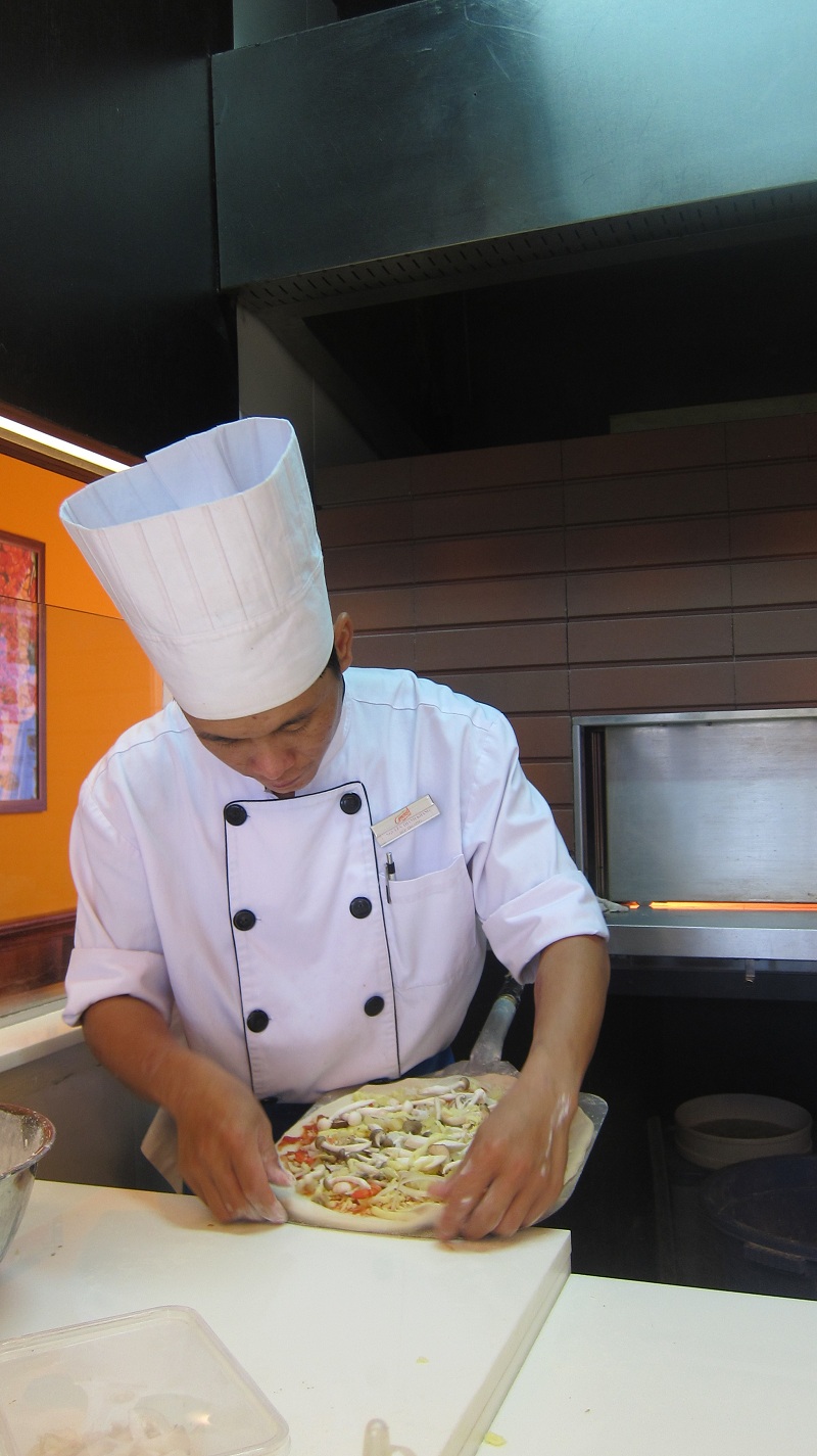 Tự sự của Foodaholic - Ăn pizza l&agrave; phải thế n&agrave;y n&agrave;y! - Ảnh 5.
