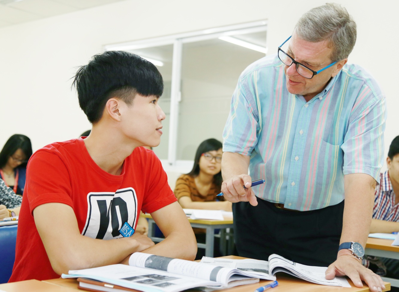 Quản trị kinh doanh UEF: Ngành học luôn thu hút người trẻ năng động - Ảnh 1.