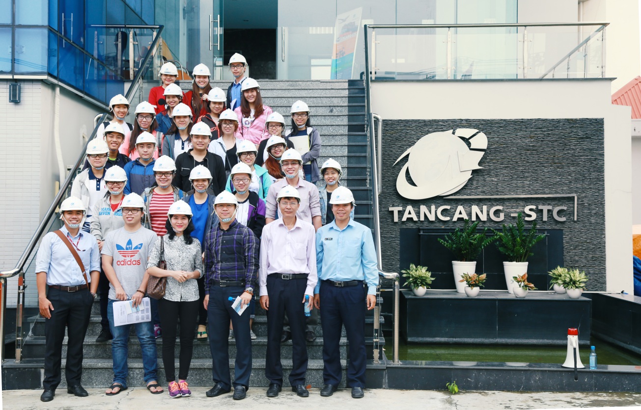 Quản trị kinh doanh UEF: Ngành học luôn thu hút người trẻ năng động - Ảnh 2.