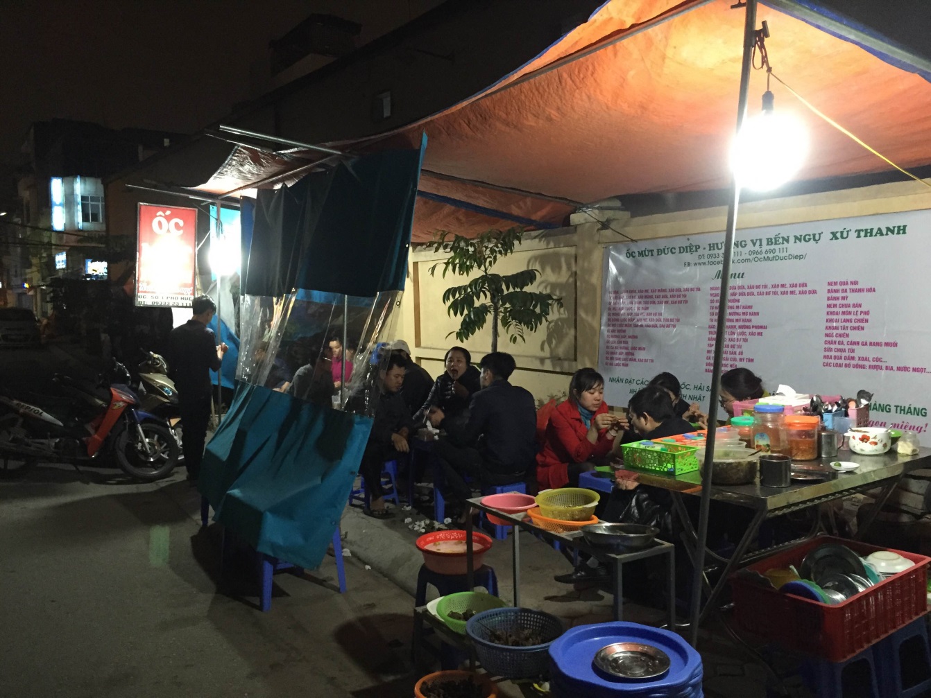 Công thức tạo nên thương hiệu quán Ốc Mút Bến Ngự Hồng Mai - Ảnh 11.
