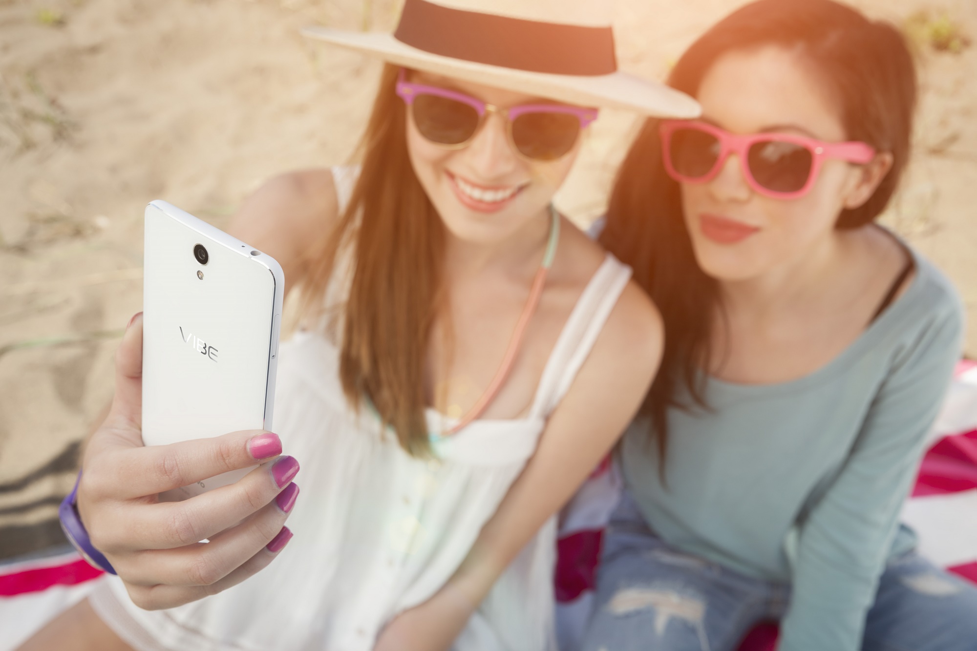 Vì sao nhiều người nghiện selfie? - Ảnh 1.