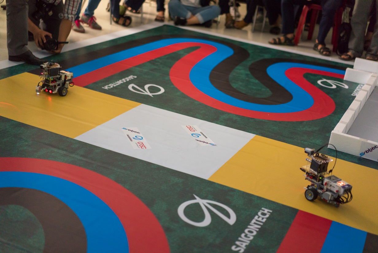 Lộ diện đội v&ocirc; địch cuộc thi SaigonTech SRobot lần IV 2016 - Ảnh 3.