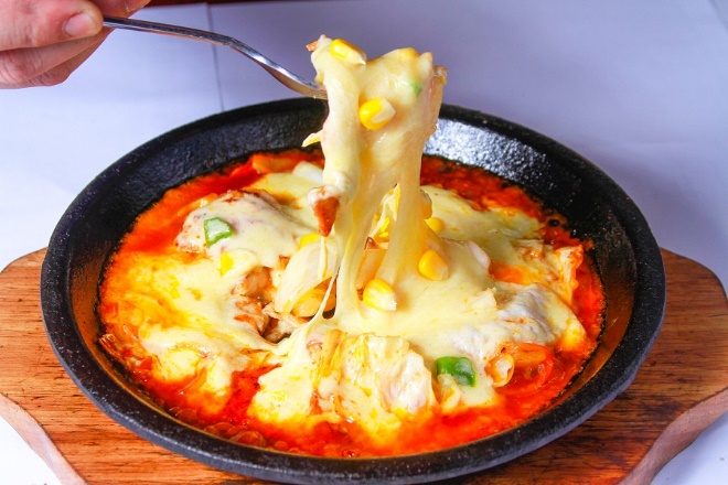 Ẩm thực đường phố Nhật Bản đổ bộ chuỗi nh&agrave; h&agrave;ng Hotto - Ảnh 2.