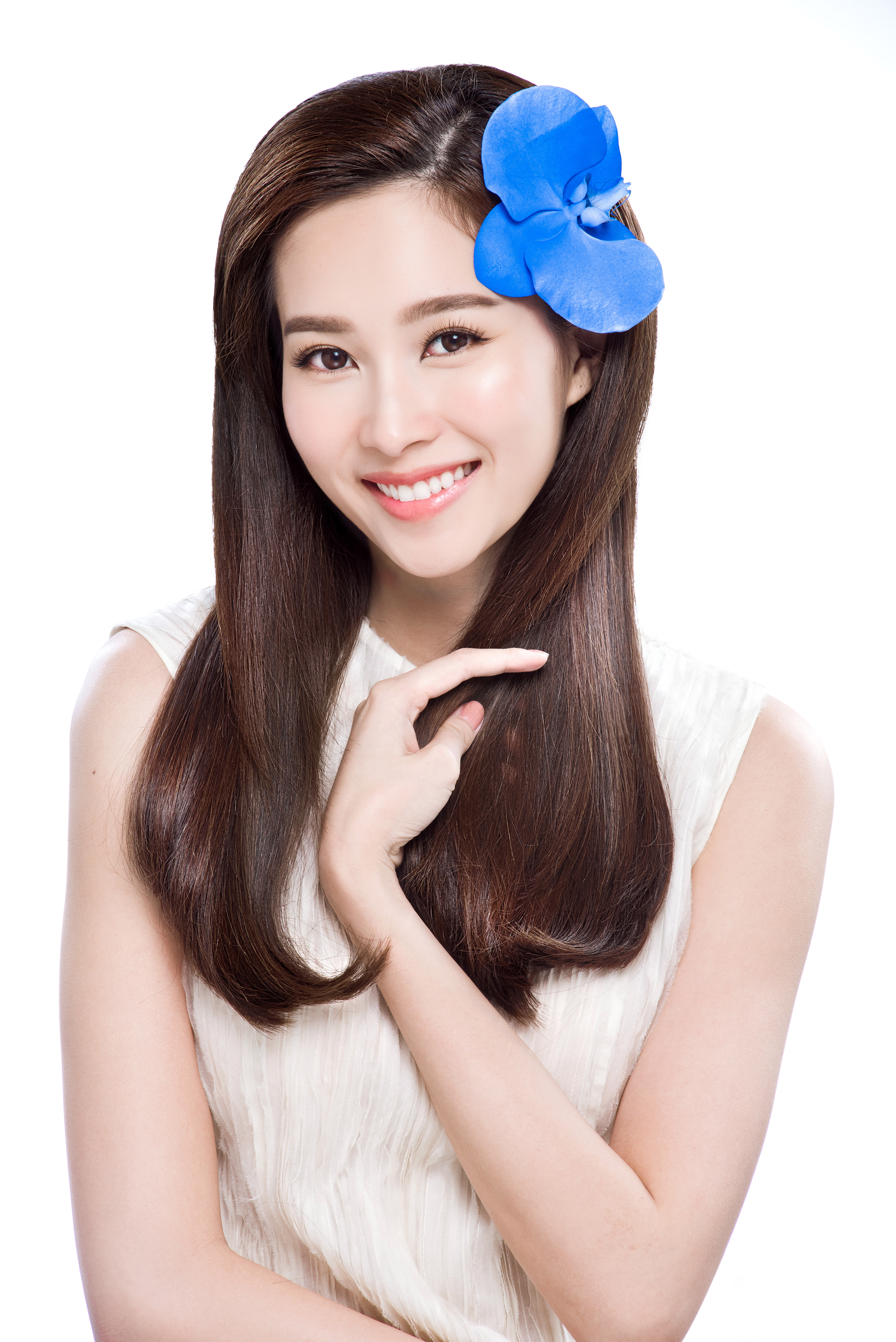 Hoa hậu Thu Thảo bật mí bí quyết chăm sóc tóc bồng bềnh, chắc khỏe dài lâu - Ảnh 1.