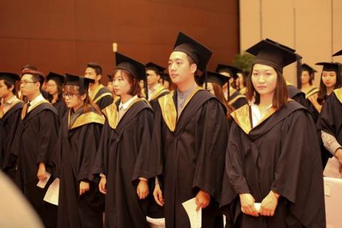 Chương tr&igrave;nh li&ecirc;n kết ĐH La Trobe - ĐH H&agrave; Nội tổ chức lễ tốt nghiệp năm 2016 - Ảnh 6.