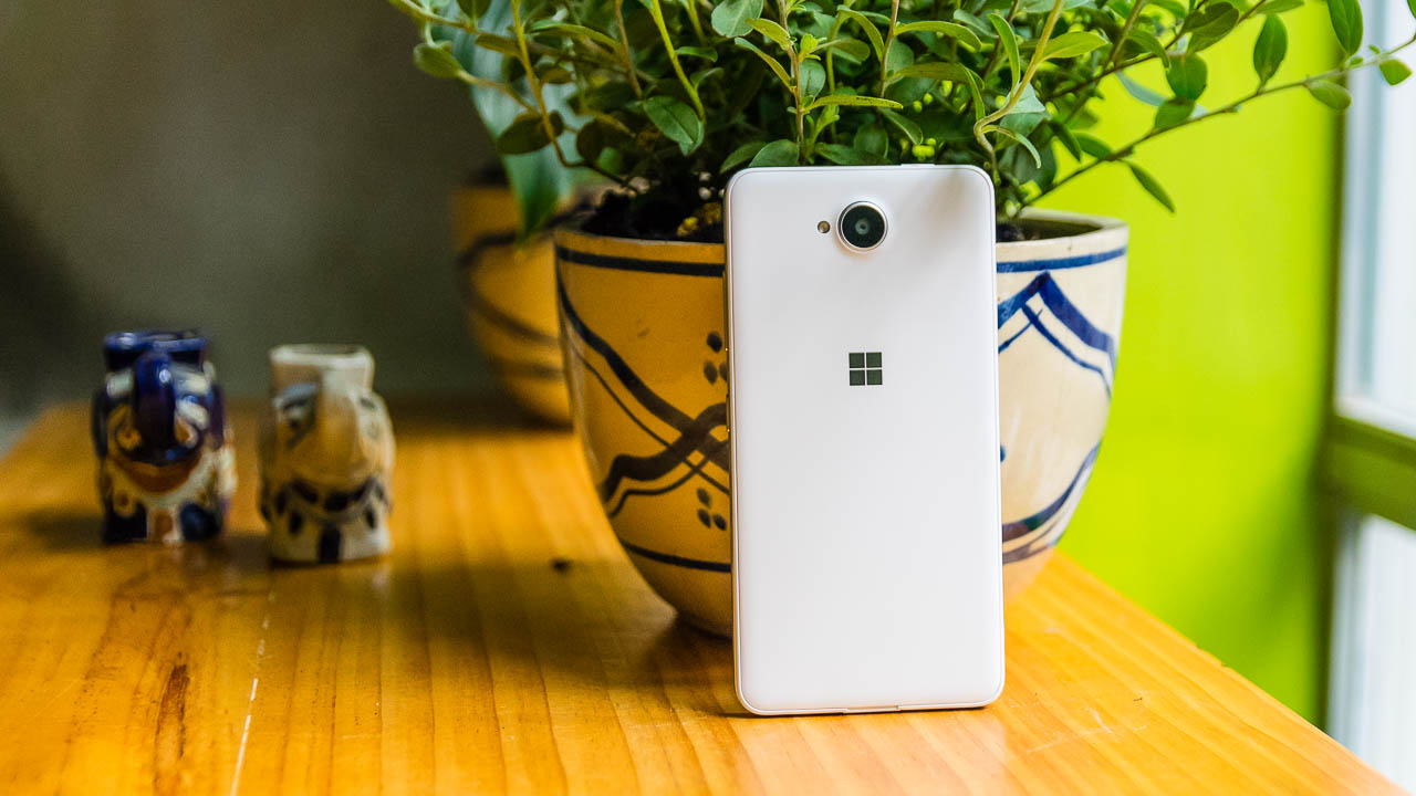 Microsoft Lumia 650: Thiết kế đẹp, cấu hình khá, giá chỉ 3.990.000VNĐ - Ảnh 2.
