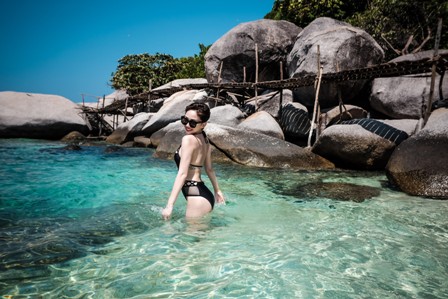 Tóc Tiên khoe bikini đen phong cách, chuẩn bị đi lặn biển giữa Sài Gòn - Ảnh 1.