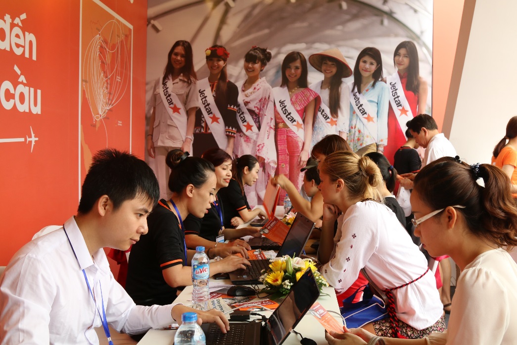 Jetstar Pacific và Vietnam Airline đồng diễn flashmob “một nhà” cực đỉnh - Ảnh 4.