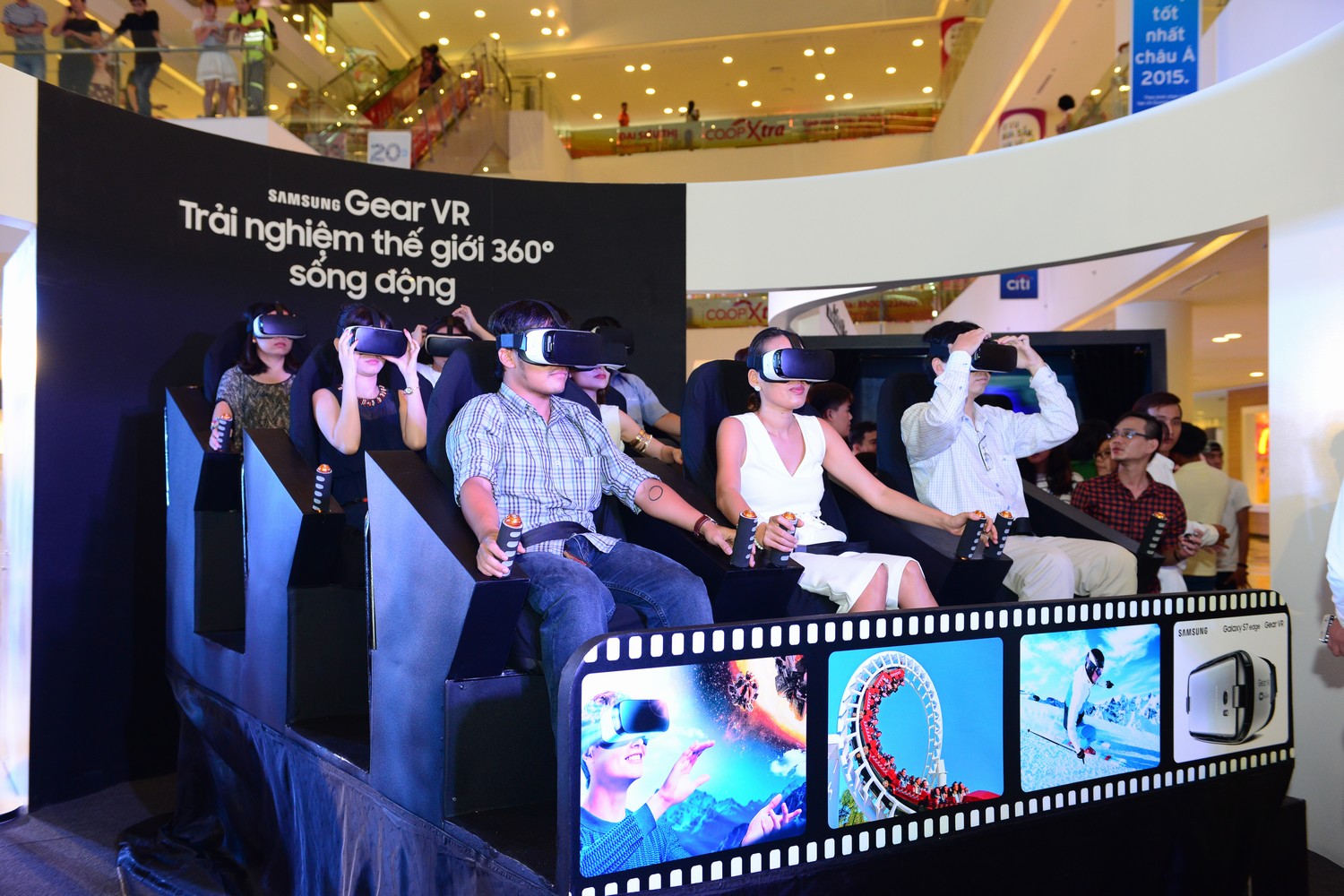 Thanh Hằng, C&ocirc;ng Tr&iacute; h&agrave;o hứng l&agrave;m kh&aacute;ch mời đầu ti&ecirc;n kh&aacute;m ph&aacute; Galaxy Studio - Ảnh 9.