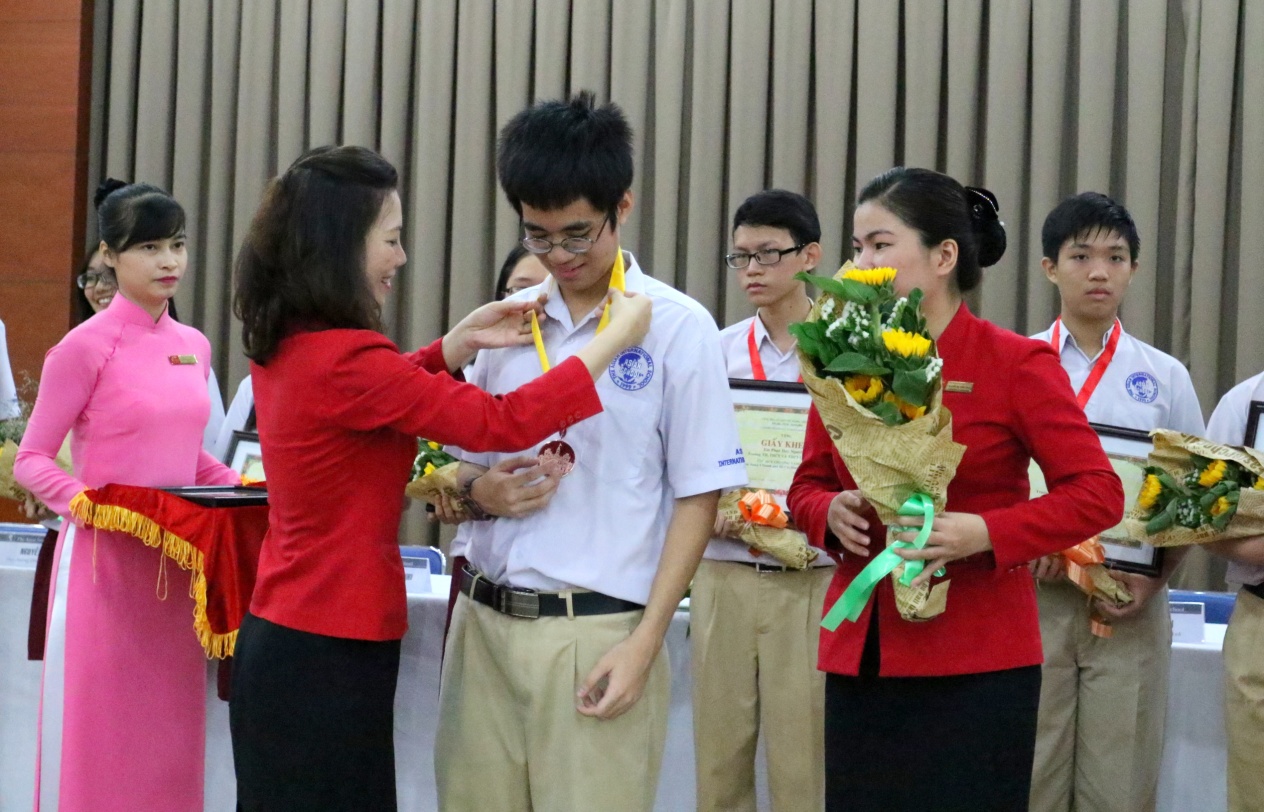 Học sinh Quốc tế Á Châu đạt thành tích cao trong Kỳ thi Olympic - Ảnh 2.