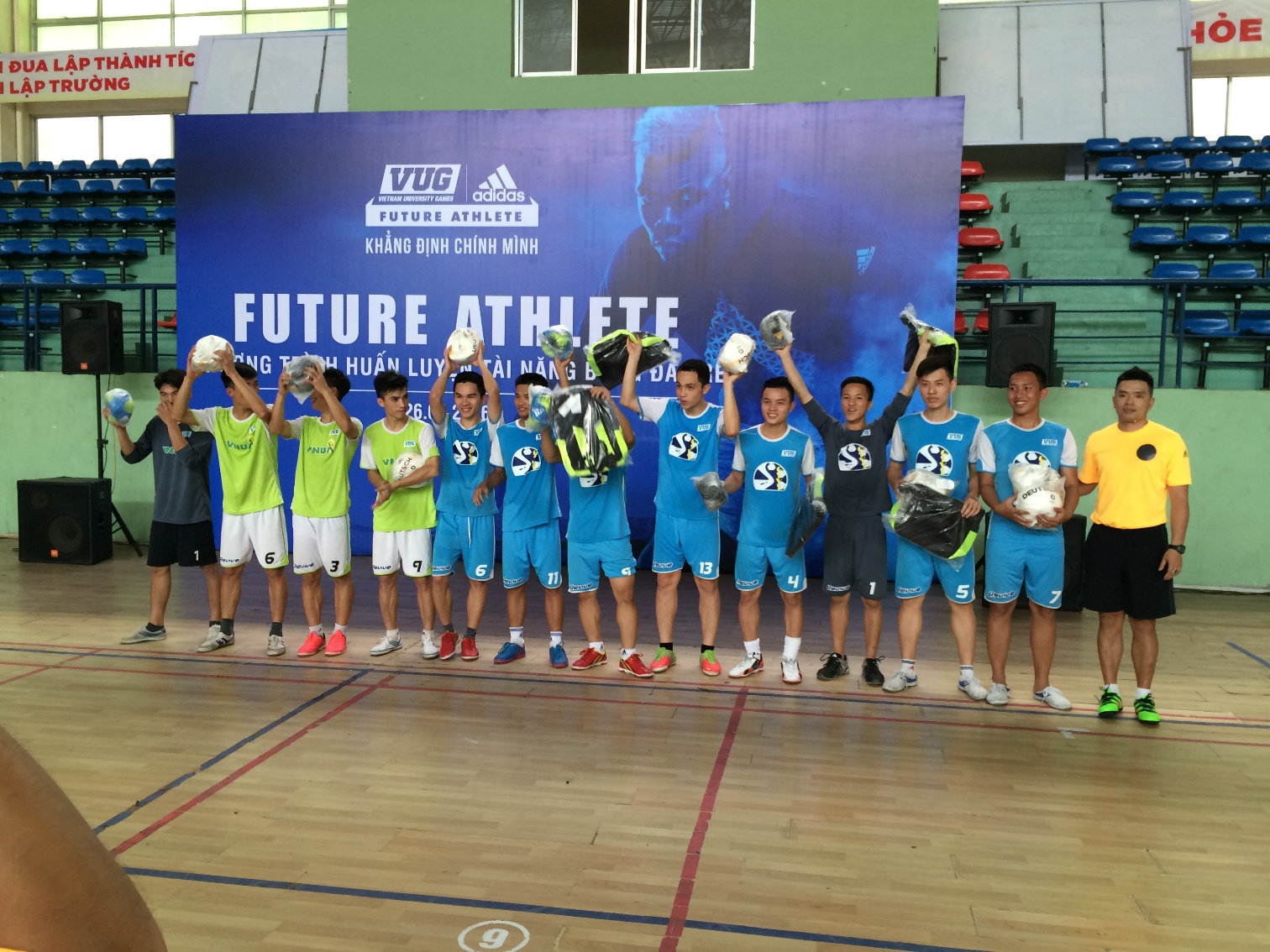 Giới trẻ hứng khởi với chương trình huấn luyện tài năng bóng đá trẻ Future Athlete - Ảnh 4.