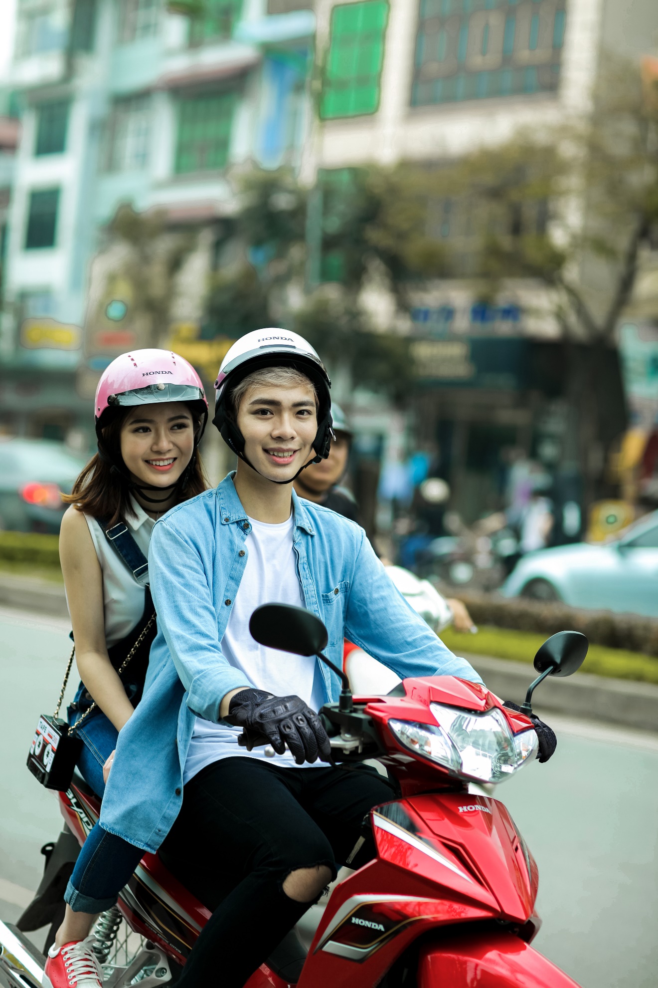 Sau tất cả, Erik lại rủ r&ecirc; hotgirl T&uacute; Linh &ldquo;đi trốn&rdquo; - Ảnh 3.