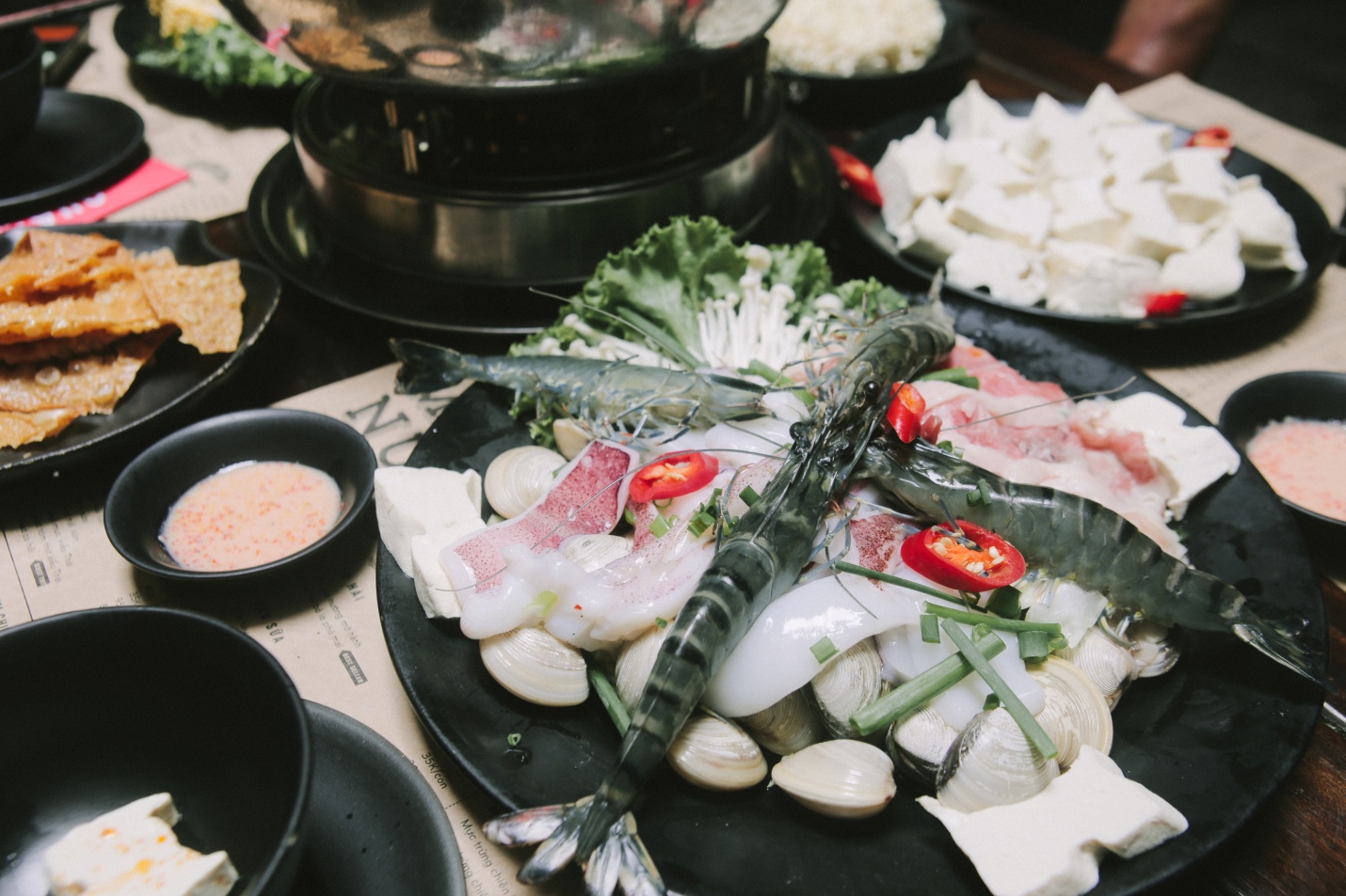 Lẩu kim chi - M&oacute;n mới chắc chắn phải thử tr&ecirc;n phố Đường Th&agrave;nh - Ảnh 8.