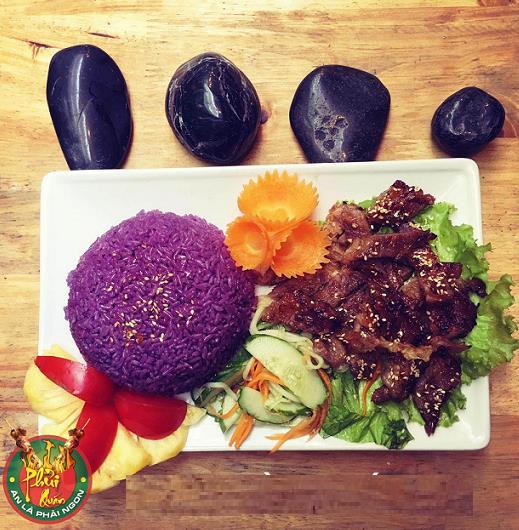 Đột nhập chuỗi nhà hàng Phủi đông nghẹt khách - Ảnh 3.