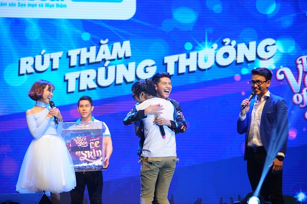 Thanh Duy gây náo loạn sân khấu đại nhạc hội mùa hè - Ảnh 8.
