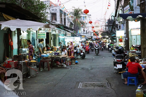 Một ngày dạo phố Sài Gòn cùng Hoài Linh - Ảnh 3.
