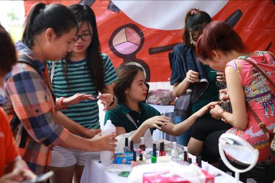 Bội thực&rdquo; ưu đ&atilde;i khi gh&eacute; thăm gian h&agrave;ng Shopee tại Hello Weekend Market - Ảnh 4.