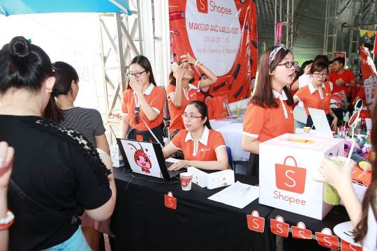Bội thực&rdquo; ưu đ&atilde;i khi gh&eacute; thăm gian h&agrave;ng Shopee tại Hello Weekend Market - Ảnh 9.
