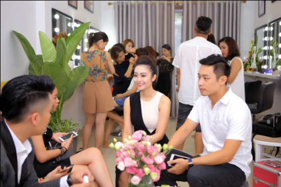 Thanh Vân Hugo và dàn MC của VTV rạng rỡ dự khai trương Tấm Cám Nails&Make up - Ảnh 4.