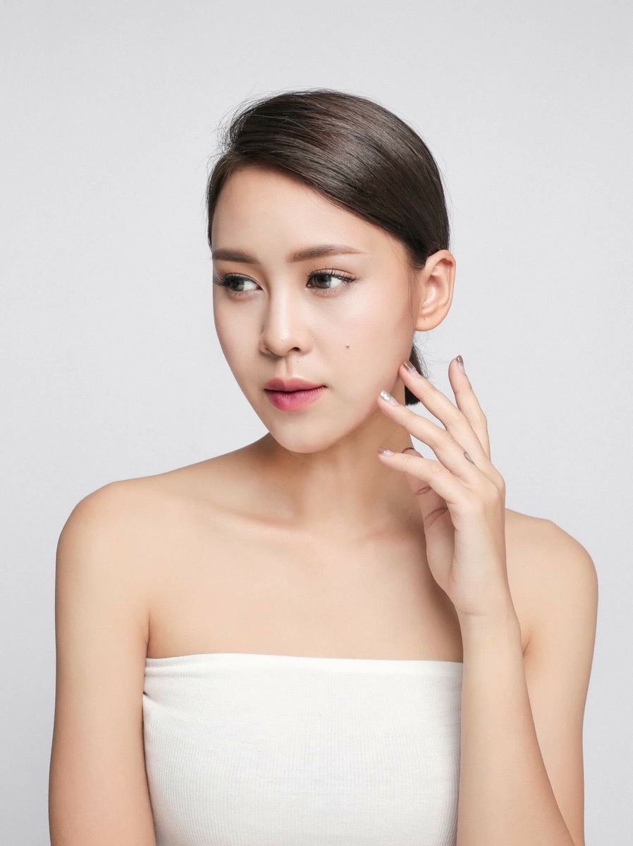 Chăm sóc da từ bên trong mới là bí quyết làm đẹp hot nhất hiện nay - Ảnh 1. Chăm sóc da từ bên trong mới là bí quyết làm đẹp hot nhất hiện nay - Ảnh 1.