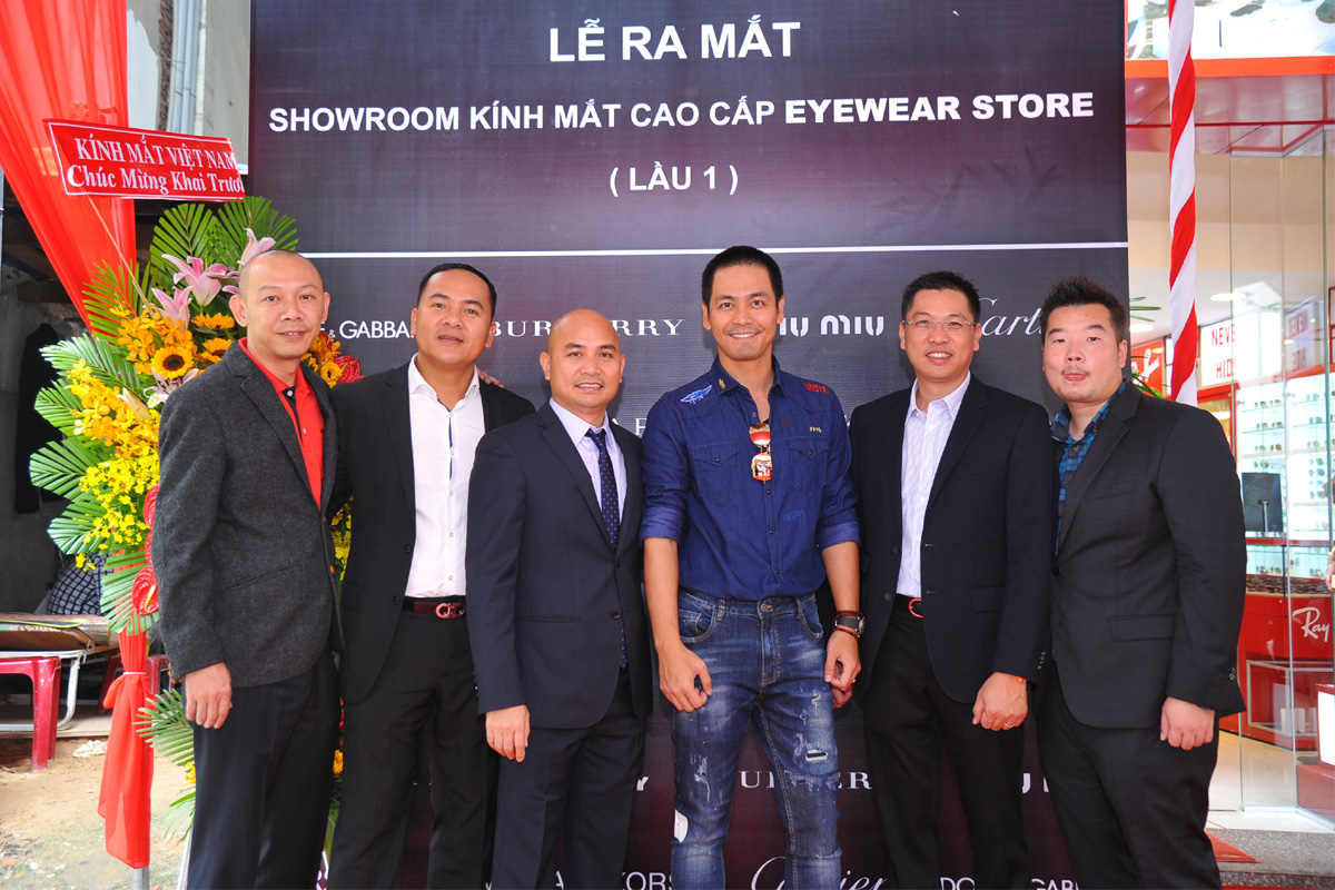 MC Phan Anh gây chú ý với vẻ ngoài nam tính tại sự kiện ở TP.HCM - Ảnh 3. MC Phan Anh gây chú ý với vẻ ngoài nam tính tại sự kiện ở TP.HCM - Ảnh 3.