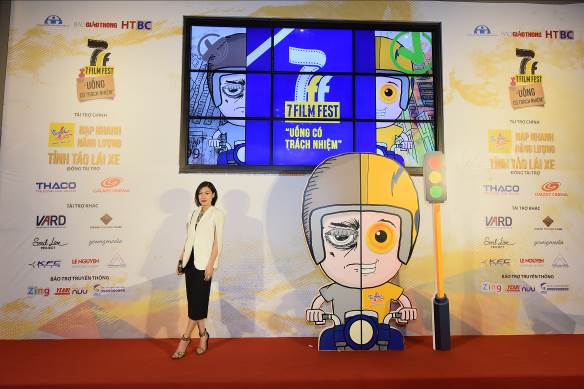 Đạo diễn H&agrave;m Trần, L&ecirc; Thanh Sơn c&ugrave;ng diễn vi&ecirc;n Kathy Uy&ecirc;n ngồi ghế n&oacute;ng 7 Film Fest - Ảnh 2.