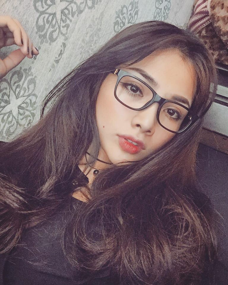 Nhan S C Kh Ng Thua K M Hot Girl C A C Gi O M M Non X