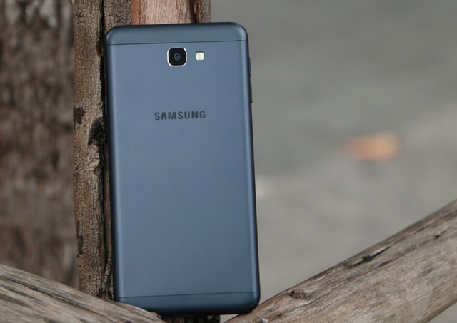Vũ khí mới của Samsung - Đưa trải nghiệm flagship xuống dòng điện thoại tầm trung - Ảnh 1.
