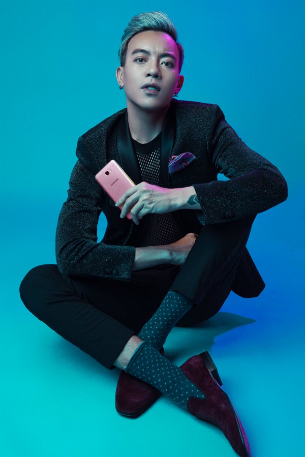 Mặc đồ hồng là yếu đuối? Bạn sẽ nghĩ lại khi xem loạt ảnh cá tính này của 2 stylist Việt - Ảnh 7.