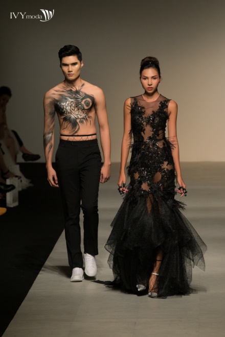 Minh Triệu, Quang Hùng làm vedette cho IVY moda SS 2017 Fashion show - Ảnh 3.