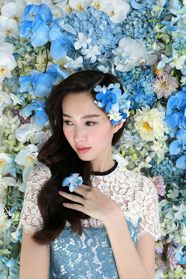 Hoa hậu Đặng Thu Thảo khoe vẻ đẹp mỏng manh tựa hoa lan - Ảnh 2.