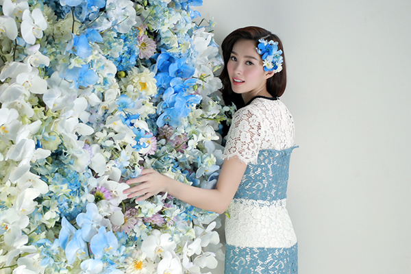 Hoa hậu Đặng Thu Thảo khoe vẻ đẹp mỏng manh tựa hoa lan - Ảnh 4.