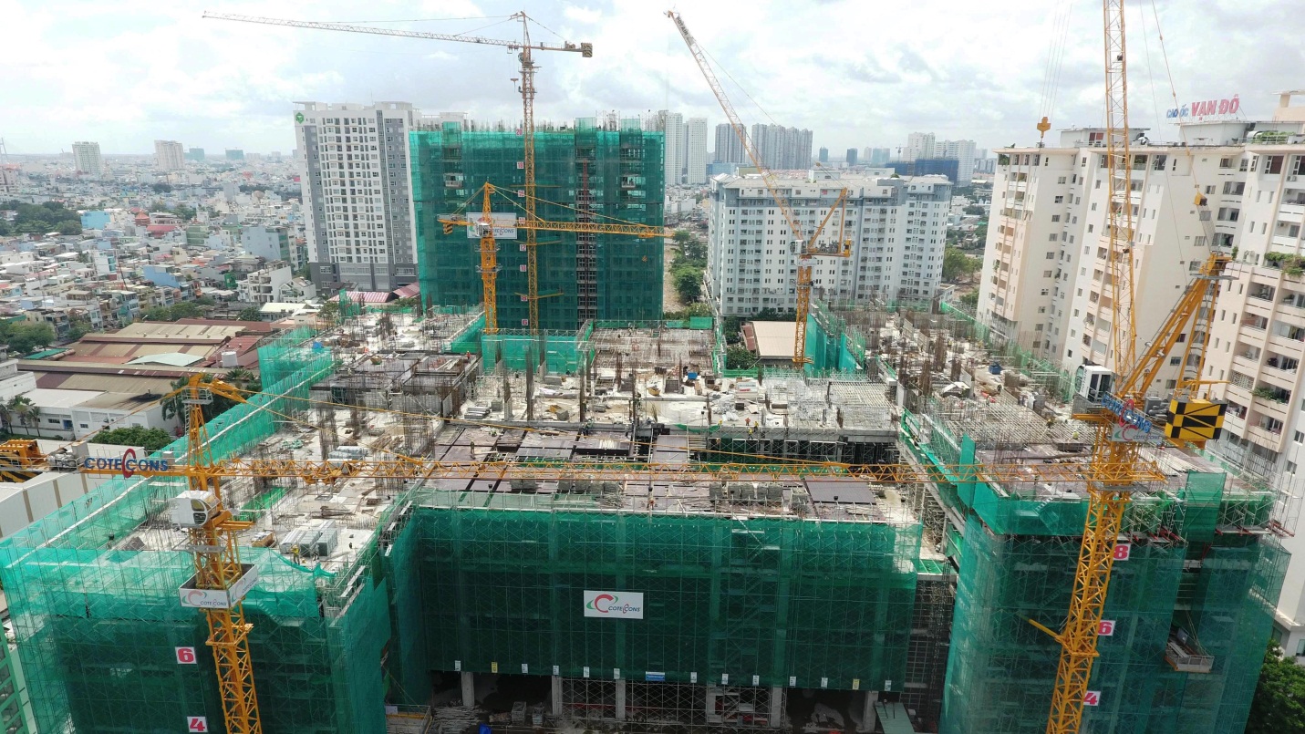 Các dự án tại quận 4 đang đẩy nhanh tiến độ để bàn giao đúng thời hạn cho khách hàng.