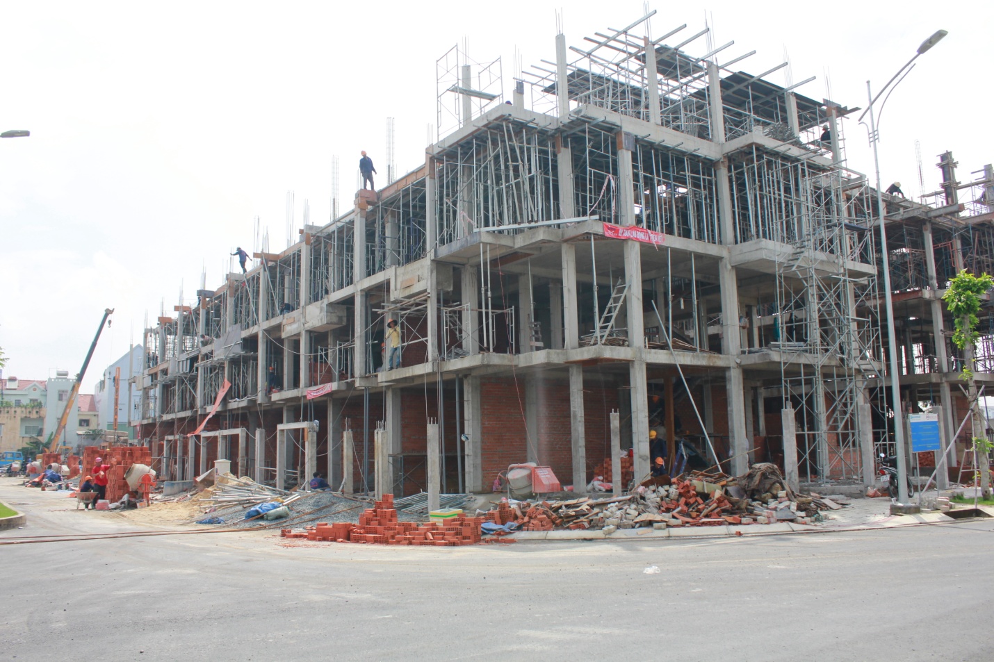 Những căn biệt thự đầu tiên tại Jamona Golden Silk đã bắt đầu hình thành.