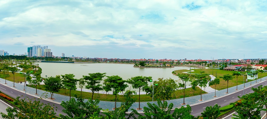 Từ dự án cư dân có thể bao quát toàn khu hồ điều hòa 15ha.