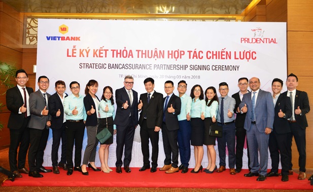 Prudential Việt Nam và Vietbank ký kết thỏa thuận hợp tác