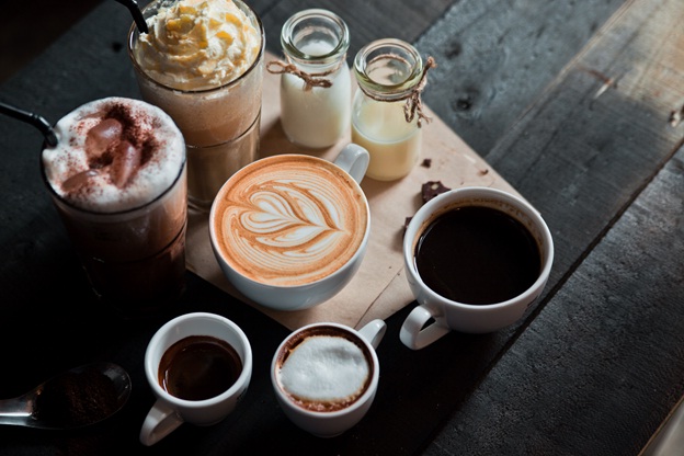 Trà đào với cam và sả là đồ uống được ưa chuộng nhất tại The Coffee House sau cà phê
