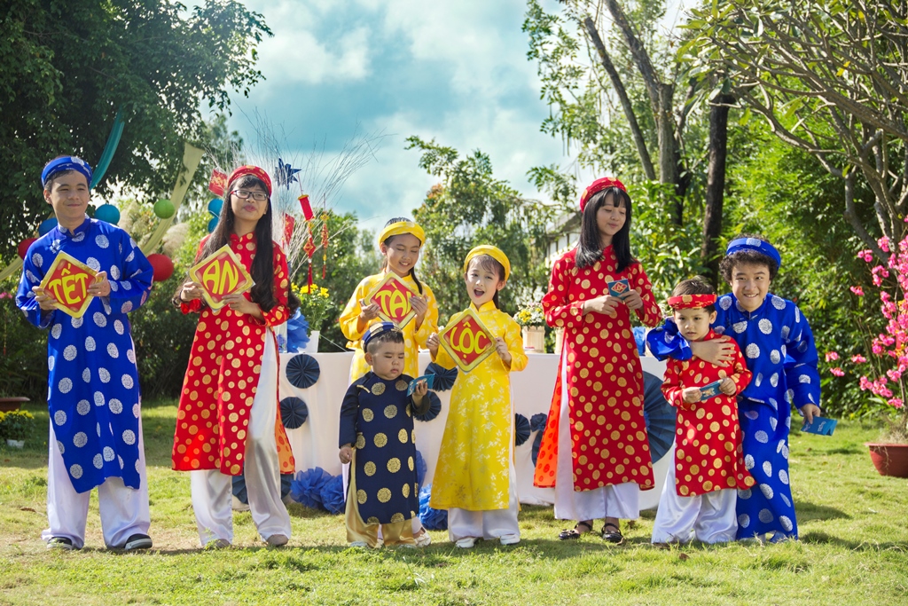 Ngắm d&agrave;n sao nh&iacute; đ&aacute;ng y&ecirc;u ch&uacute;c tết trong năm mới - Ảnh 1.