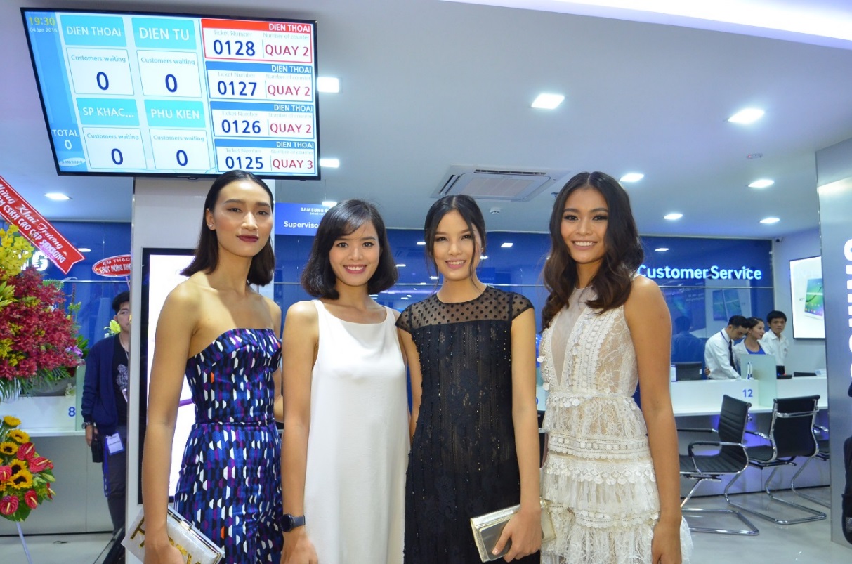D&agrave;n sao tụ hội tại lễ khai trương trung t&acirc;m chăm s&oacute;c kh&aacute;ch h&agrave;ng Samsung - Ảnh 4.