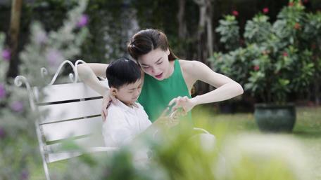 Clip Tết ý nghĩa của Hà Hồ, Sơn Tùng, Tóc Tiên, Chi Pu khiến fan thích thú - Ảnh 1.