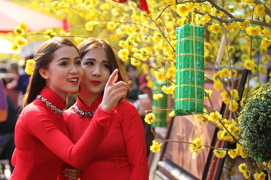 Giới trẻ Sài Gòn xúng xính khoe sắc ở Lễ hội Tết Việt - Ảnh 6.