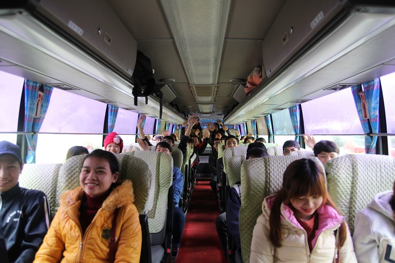 Rộn rã sinh viên trên chuyến xe Xuân kết nối của MobiFone - Ảnh 4.