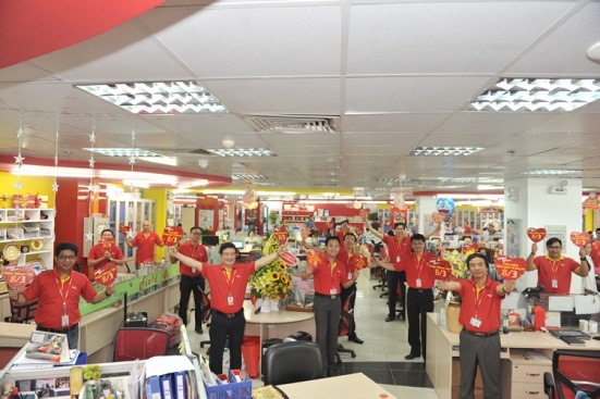 Vietjet lại gây sốt với các chàng trai dễ thương nhân ngày 8/3 - Ảnh 3. Vietjet lại gây sốt với các chàng trai dễ thương nhân ngày 8/3 - Ảnh 3.