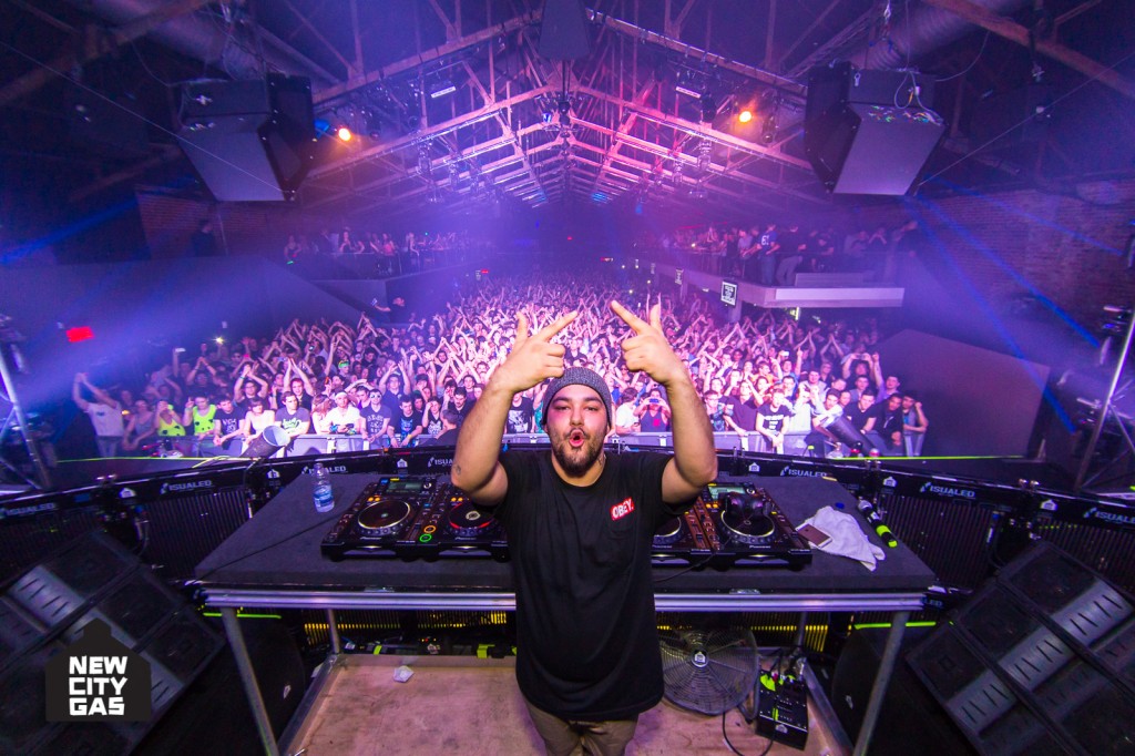 &ldquo;&Ocirc;ng ho&agrave;ng Melbourne Bounce&rdquo; DEORRO bất ngờ tới H&agrave; Nội v&agrave;o 17/04 - Ảnh 2.