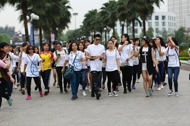 Noo Phước Thịnh h&agrave;o hứng với vũ điệu 421 c&ugrave;ng Thanh Hằng trong sự kiện - Ảnh 12.